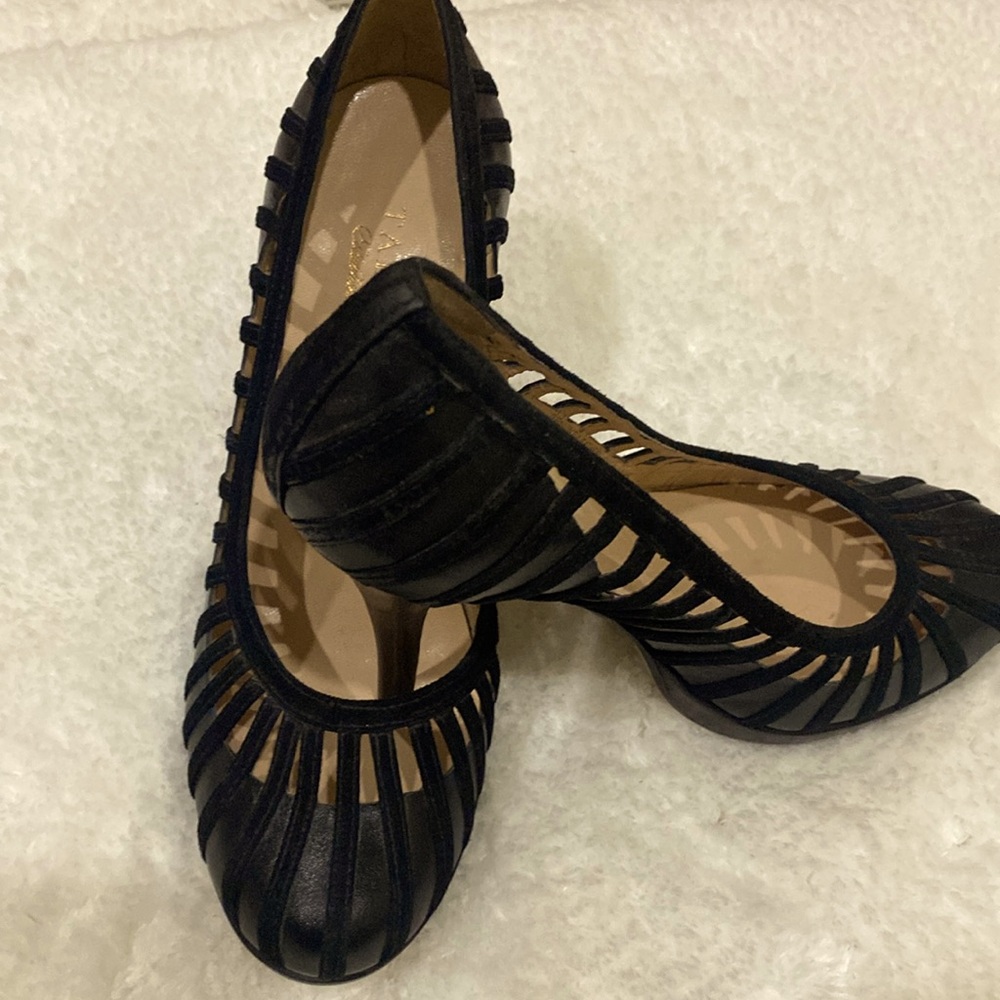 Talbots round toe elegant career shoe